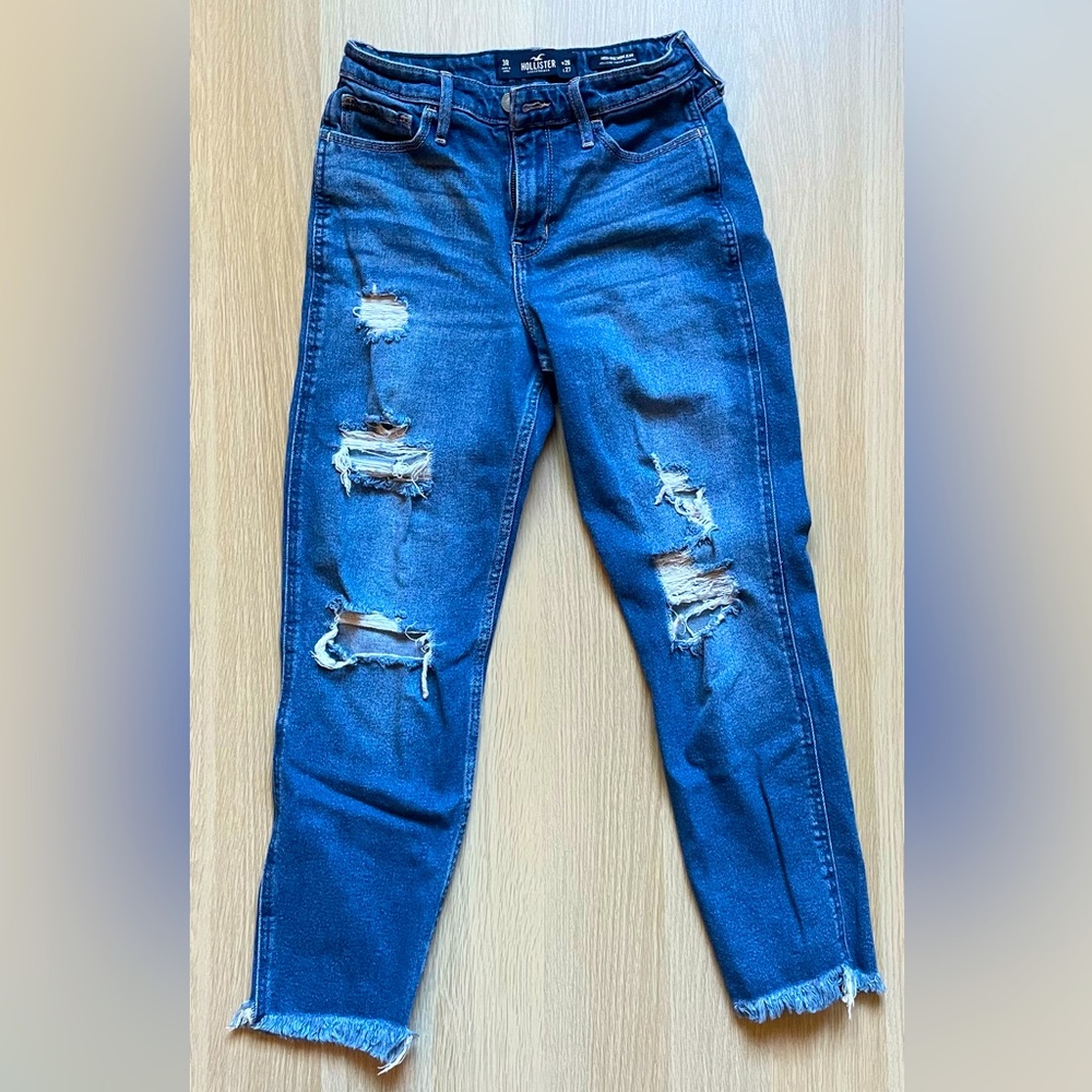 πͺ© LAST CHANCE - Hollister High-Rise Mom Jean - Picture 1 of 4